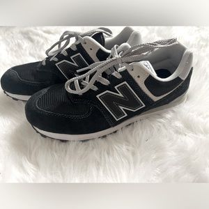 New Balance black and white sneakers. Basically brand new!